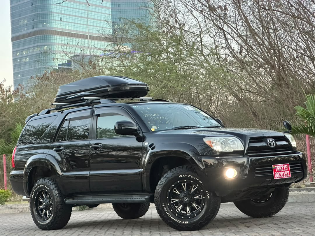 TOYOTA HILUX SURF